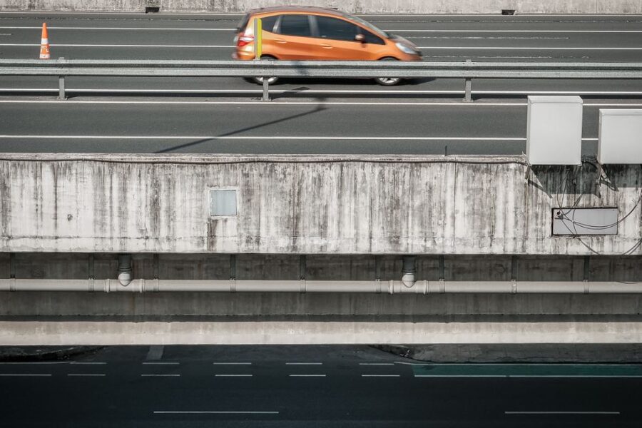 Motorists drive along the portion of Skyway in Makati City and Taguig City on Friday, May 19, 2023. Ilocos 1st District Representative Ronald Singson has filed a proposed measure seeking to increase the speed limits on the country’s expressways from 80 kilometers per hour (kph) for buses to 120 kph and the maximum speed limit for buses and other vehicles from 100 kph to 140 kph.