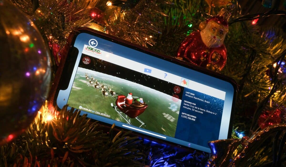US-Canada military 'tracks' Santa for 68th year