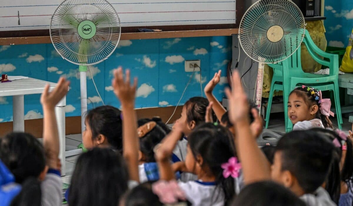 Early holiday, more fans: Philippine schools adapt to climate change | RepublicAsia
