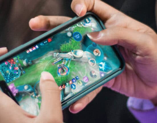 Kaka-selpon ba yan? Why gaming isn't a ‘waste of time’ | RepublicAsia